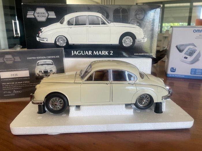 Model Icons 1:18 - Modelauto - Jaguar 3.8 Mark 2 (1962) -, Hobby en Vrije tijd, Modelauto's | 1:5 tot 1:12