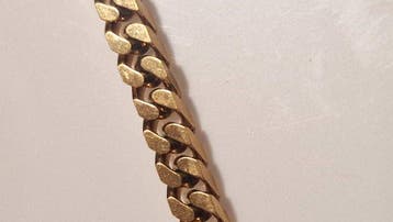 Borstornament - 9 kt. Geel goud
