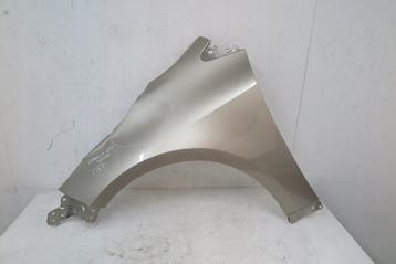 Toyota Corolla E21 sedan linker voor spatbord, Verzenden, Gebruikt