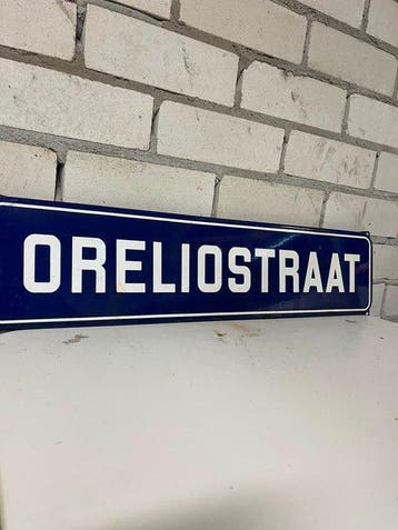 Orelio Straat – Groot geëmailleerd straatnaambord –