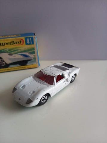 Matchbox 1:64 - Model sedan - Ford GT
