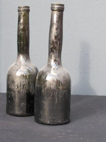 Fles (2) - Glas - Lady Leg flessen