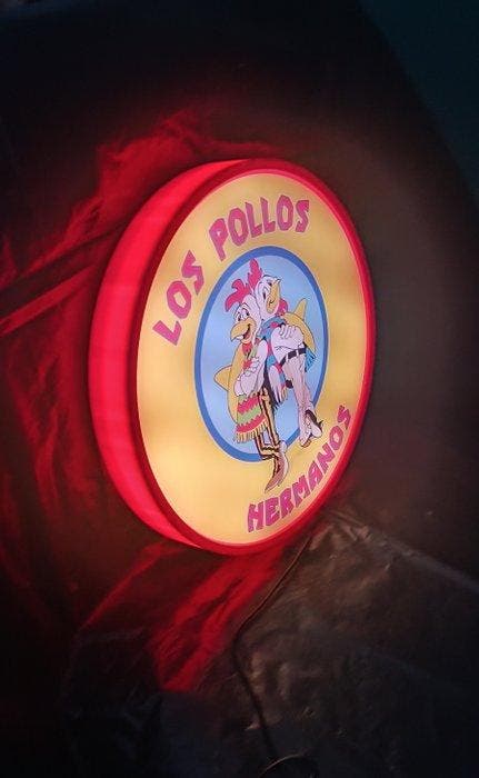 Breaking Bad - Los Pollos Hermanos - Lichtbord - Plastic, Antiek en Kunst, Antiek | Wandborden en Tegels