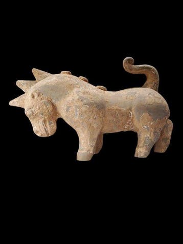 Oud-Chinees - Geverfde keramische figuur - mythisch wezen -