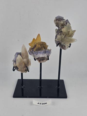 Fluoriet- en calcietkristalset op tentoonstellingsstand, Verzamelen