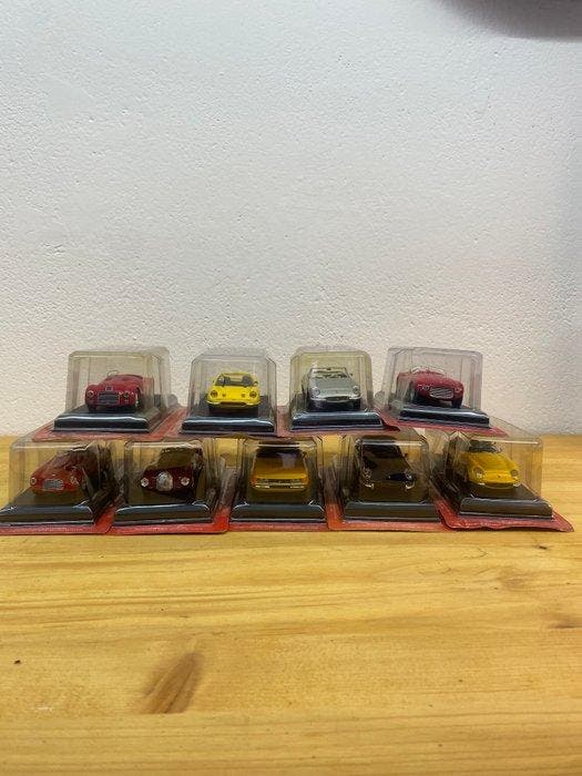 ferrari 1:43 - Modelauto (9) - Ferrari, Hobby & Loisirs créatifs, Voitures miniatures | 1:5 à 1:12
