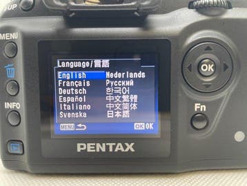 Pentax *ist DS CCD Sensor + smc Pentax-DA 3.5-5.6/18-55mm AL, Nieuw