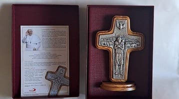 San Paolo Patrimonio - Kruis van Paus Franciscus -