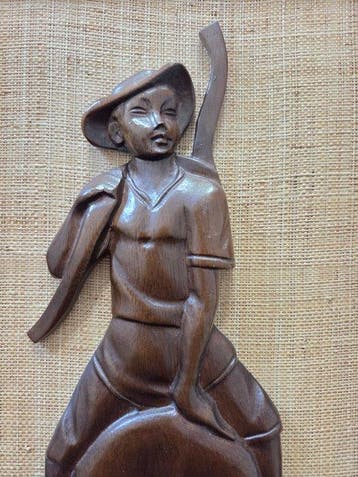 Un homme sur un buffle - Bois (teck) - Philippines - Fin du