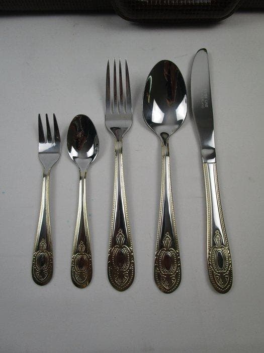 Bestekset - Bedrijf: Swiss Line / Schweiz - roestvrij staal, Antiek en Kunst, Antiek | Meubels | Tafels