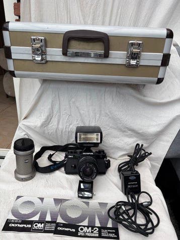 Olympus OM-2 + 35-70mm + acc. | Appareil photo argentique