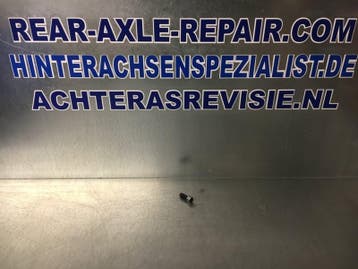 Bout M10x1 Opel 400 lagerkap (Achteras), Verzenden