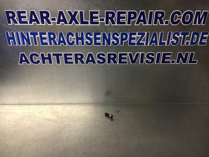 Bout M10x1 Opel 400 lagerkap (Achteras), Auto-onderdelen, Remmen en Aandrijving, Nieuw, Opel, Verzenden