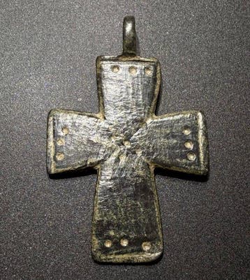 Middeleeuwen, kruisvaardersperiode Bronzen Kruis met een X