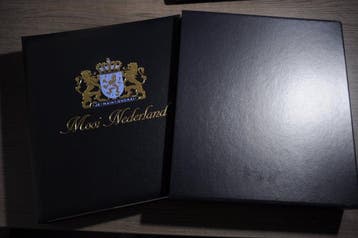 Accessoires Nederland - 2 lege luxe DAVO albums Mooi, Postzegels en Munten, Gestempeld