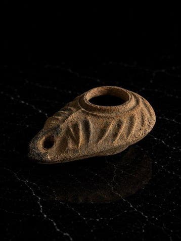 Laat-Romeins / Vroeg-Byzantijns Terracotta Olielamp met