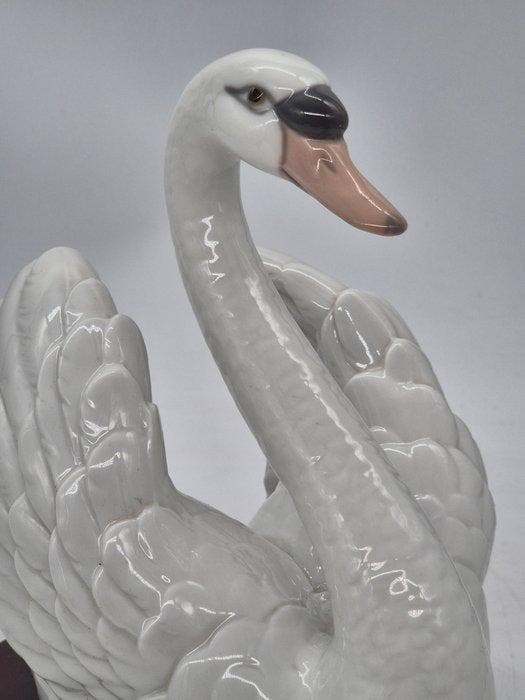 Lladró - Figuur - „Schwimmender Schwan“ - 1983 - Porselein, Antiek en Kunst, Antiek | Glaswerk en Kristal