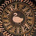 Apulisch Terracotta Roodfigurige schotel met voet (Red Swan