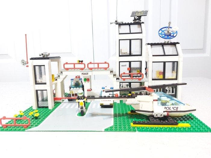 Lego Set - 6398 - Ville, Classic Town - Police Station -, Enfants & Bébés, Jouets | Duplo & Lego