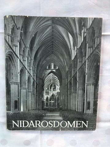 Collectie van memorabilia - Reisherinneringen aan Noorwegen