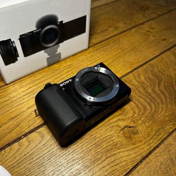 Sony ZV-E10 + Samyang 12/2.0 Appareil photo numérique, Audio, Tv en Foto, Fotocamera's Digitaal, Nieuw