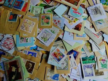 Japon - boîte contenant 1 kg de Modern Japan sur papier, Gestempeld