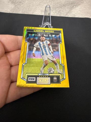 2023/24 Panini Score FIFA Lionel Messi /10 Numbered parallel, Nieuw