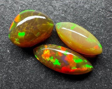 Opaal Cabochons- 1.23 g - (3)