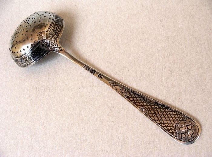 Russian Imperial 84 Silver & Niello - Theezeef - Moskou 1867, Antiquités & Art, Antiquités | Argent & Or