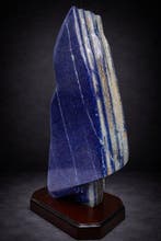Grote gepolijste lapis lazuli in vrije vorm - Kunstwerk op