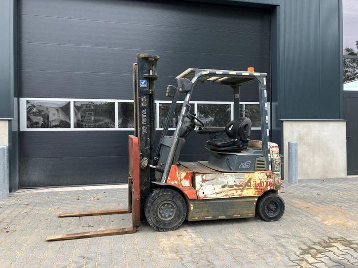 Veiling: Heftruck Toyota 7FBMF25 Elektrisch 2500kg 3.7m 2005, Zakelijke goederen, Machines en Bouw | Heftrucks en Intern transport