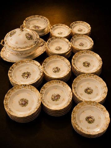Berry-Limoges - Tafelservies voor 12 (60) - Liefdesscène -