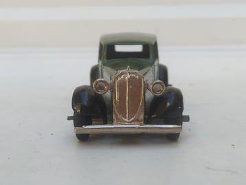 Dinky Toys 1:48 - Model sedan - Post-War Original First