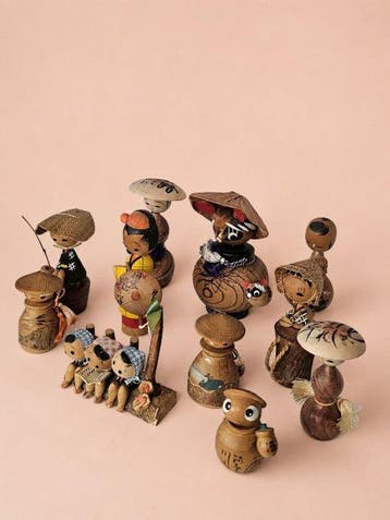 Verzameling van 11 Japanse Vintage Mingei Kokeshi en houten, Antiek en Kunst