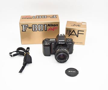 Nikon F-801 + AF Nikkor 35-70mm f/3.3-4.5 Analoge camera, Nieuw