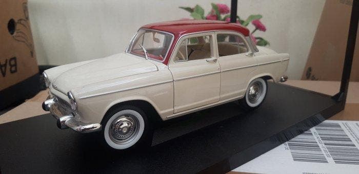 Norev 1:18 - Modelauto - SIMCA - ARONDE P60, Hobby en Vrije tijd, Modelauto's | 1:5 tot 1:12