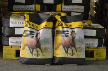 PAARDENBROK: kwaliteitsvoer voor paarden / paardenvoer, Nieuw