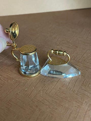 Swarovski - Figurine - Memories Strijkijzer en Bierpul (2) -