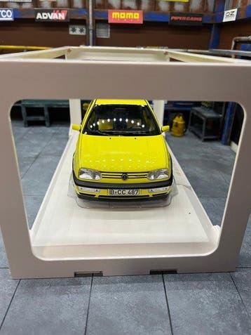 Norev 1:18 - Modelauto - Volkswagen Golf III GTI Color, Nieuw