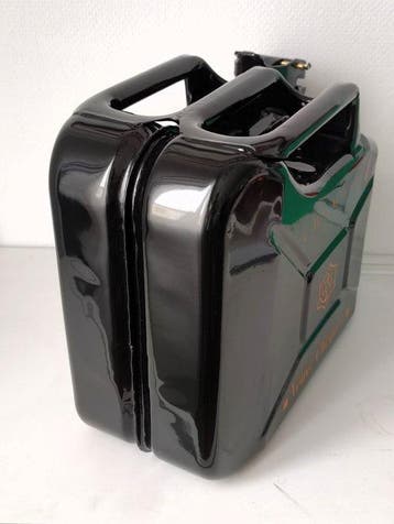 XTC Artist - Jerrican Clicquot Black 10L