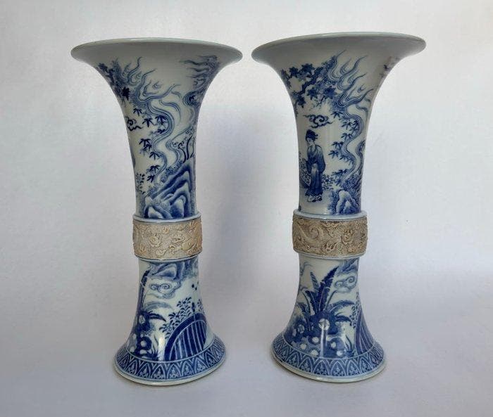 Vaas - Porselein - China - Paar ongebruikelijke Gu-vormige, Antiek en Kunst, Antiek | Overige Antiek