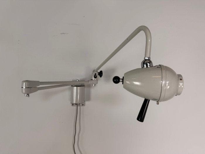 Mach - Walter Mach - Wandlamp - 136 - Metaal, Staal, Glas, Antiquités & Art, Antiquités | Éclairage