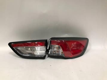 Ford Kuga III MK3 19-23 achterlamp rechts binnen + buiten LE, Verzenden