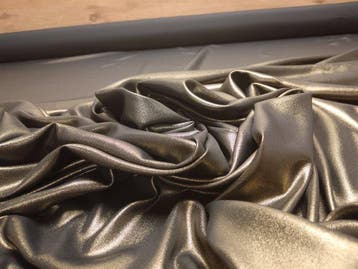 Hoogwaardige haute couture zijde E 697 Maat 5x1,40 m -