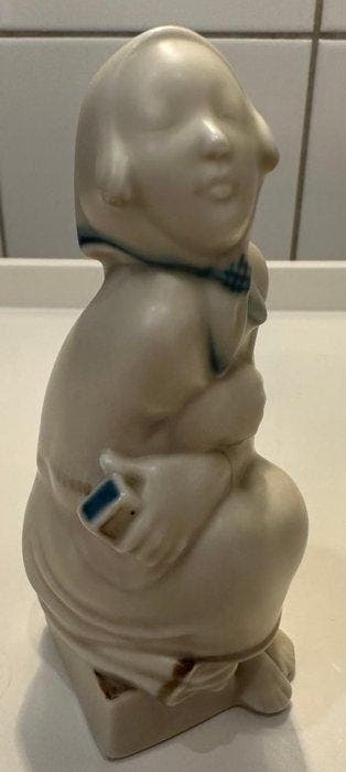 Royal Copenhagen - Aage Erhardt - Beeld, „Das kleine Mädchen