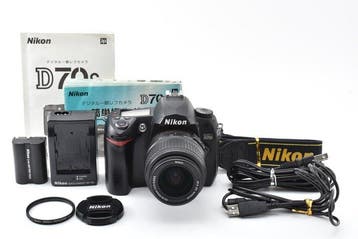 Nikon D70S CCD Sensor + AF-S DX Nikkor 3.5-5.6/18-55mm G II, Nieuw