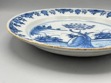 Grote 18e-eeuwse Delftse blauw-witte schaal - Assiette -, Antiek en Kunst