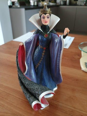 Disney Showcase Collection; Enesco - Disney - 1 - Evil Queen