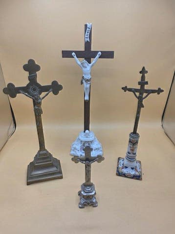 Crucifix (4) - Metaal, Messing, Keramiek, Hout - 1950-1960