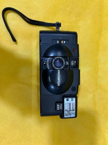 Olympus XA2 + A11 flash | Appareil photo argentique